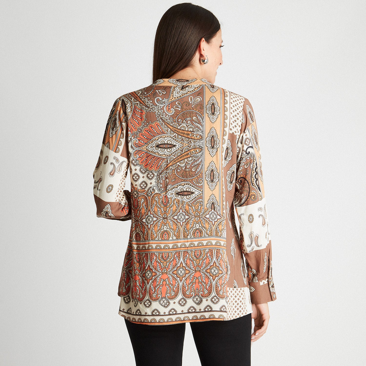 Blusa Manga Larga Cuello Mao Estampada Beige