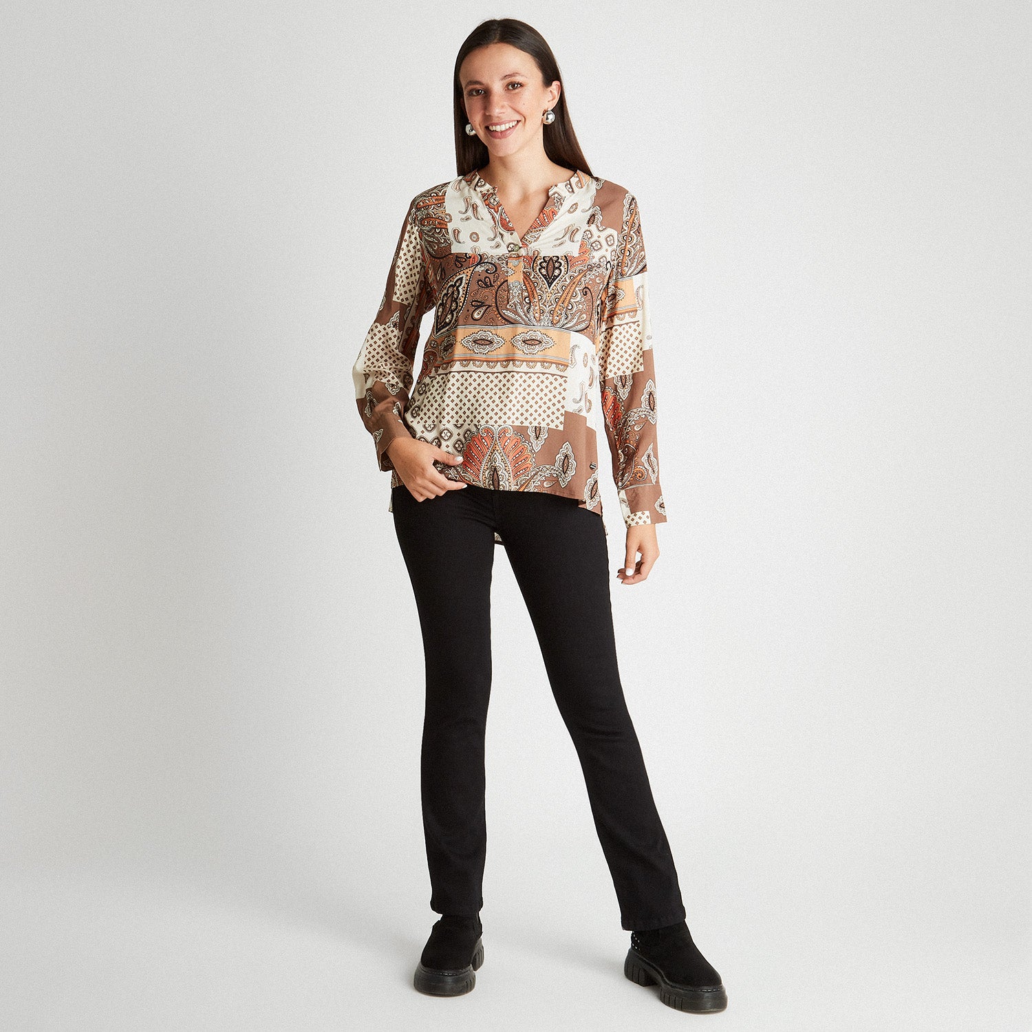 Blusa Manga Larga Cuello Mao Estampada Beige