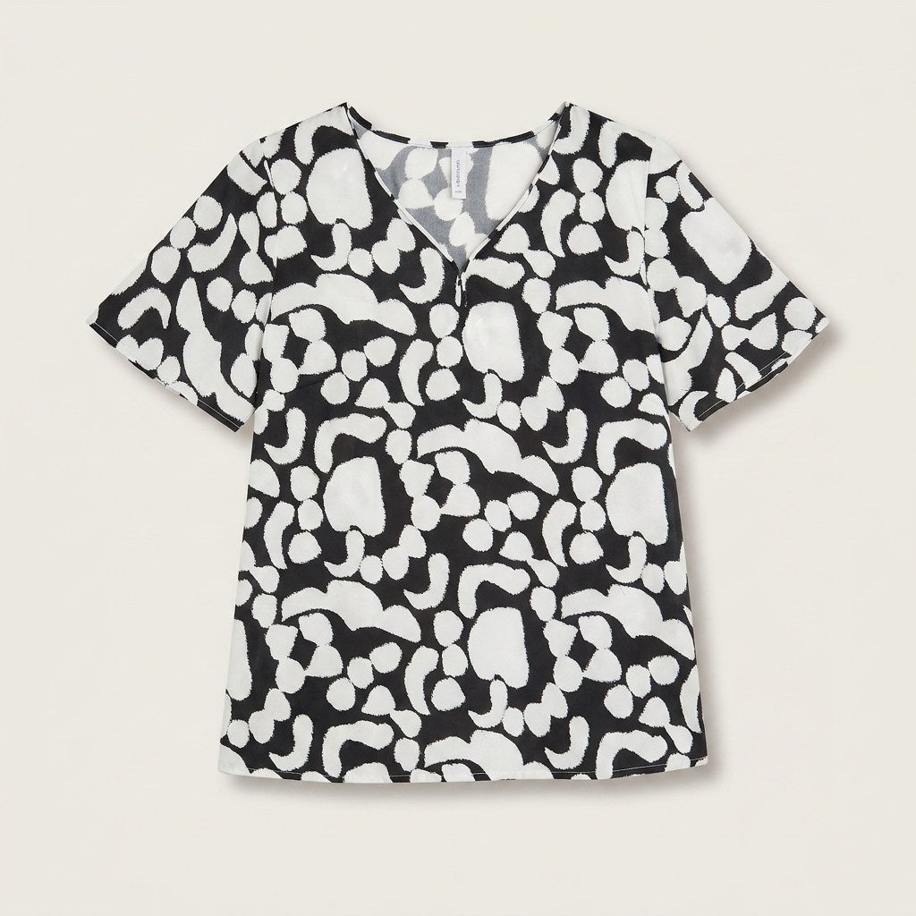 Blusa Crudo Manga Corta Cuello V en plano