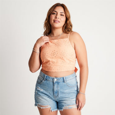Blusa Naranjo Broderie Amarre En Espalda en modelo plus size