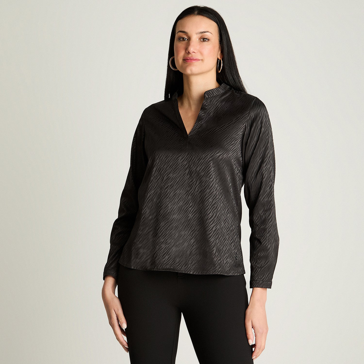 Blusa Satin Escote Mao Manga Larga Negro Lorenzo Di Pontti