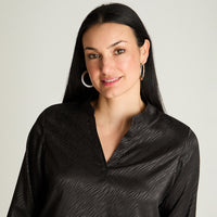 Blusa Satin Escote Mao Manga Larga Negro Lorenzo Di Pontti