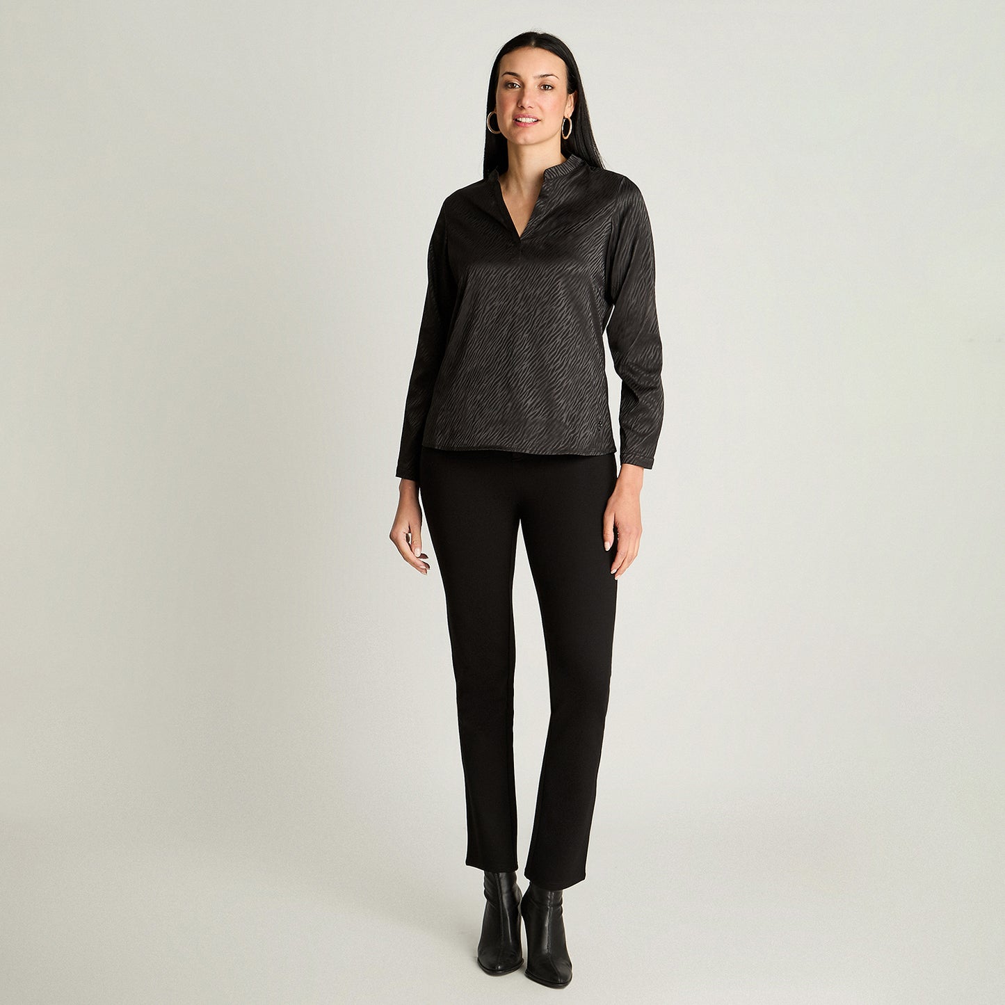 Blusa Satin Escote Mao Manga Larga Negro Lorenzo Di Pontti