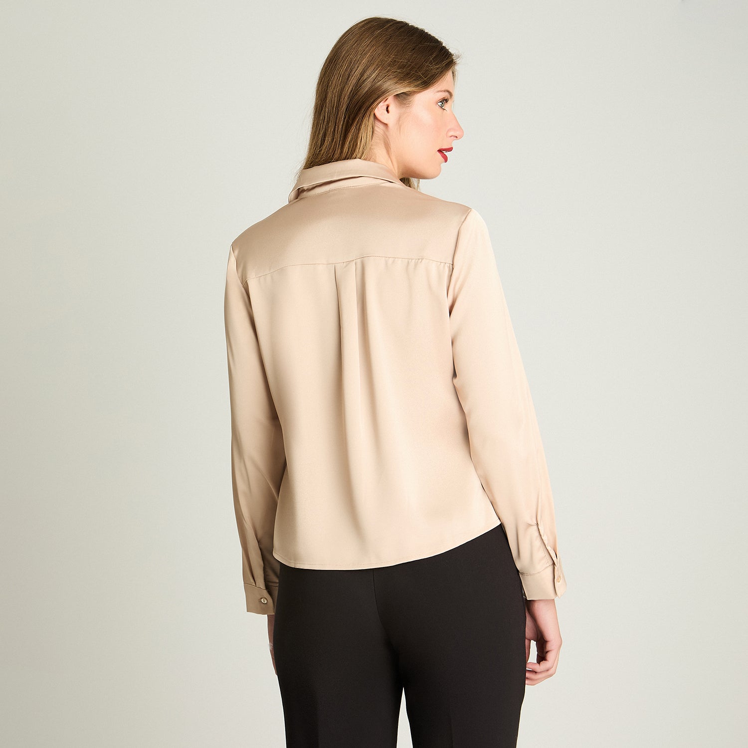 Blusa Manga Larga Camisera Satinada Beige Lorenzo Di Pontti