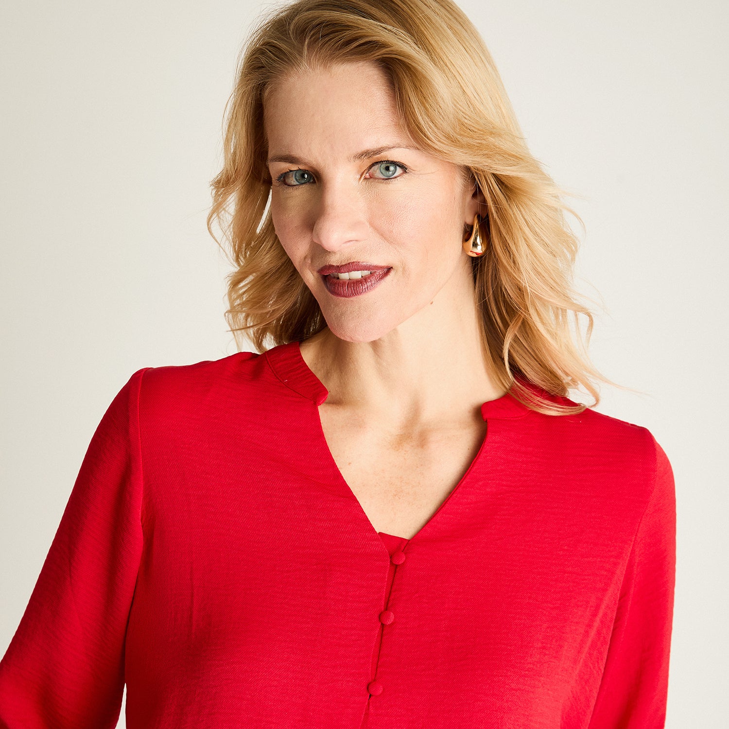 Blusa Escote Mao 3 Botones Rojo