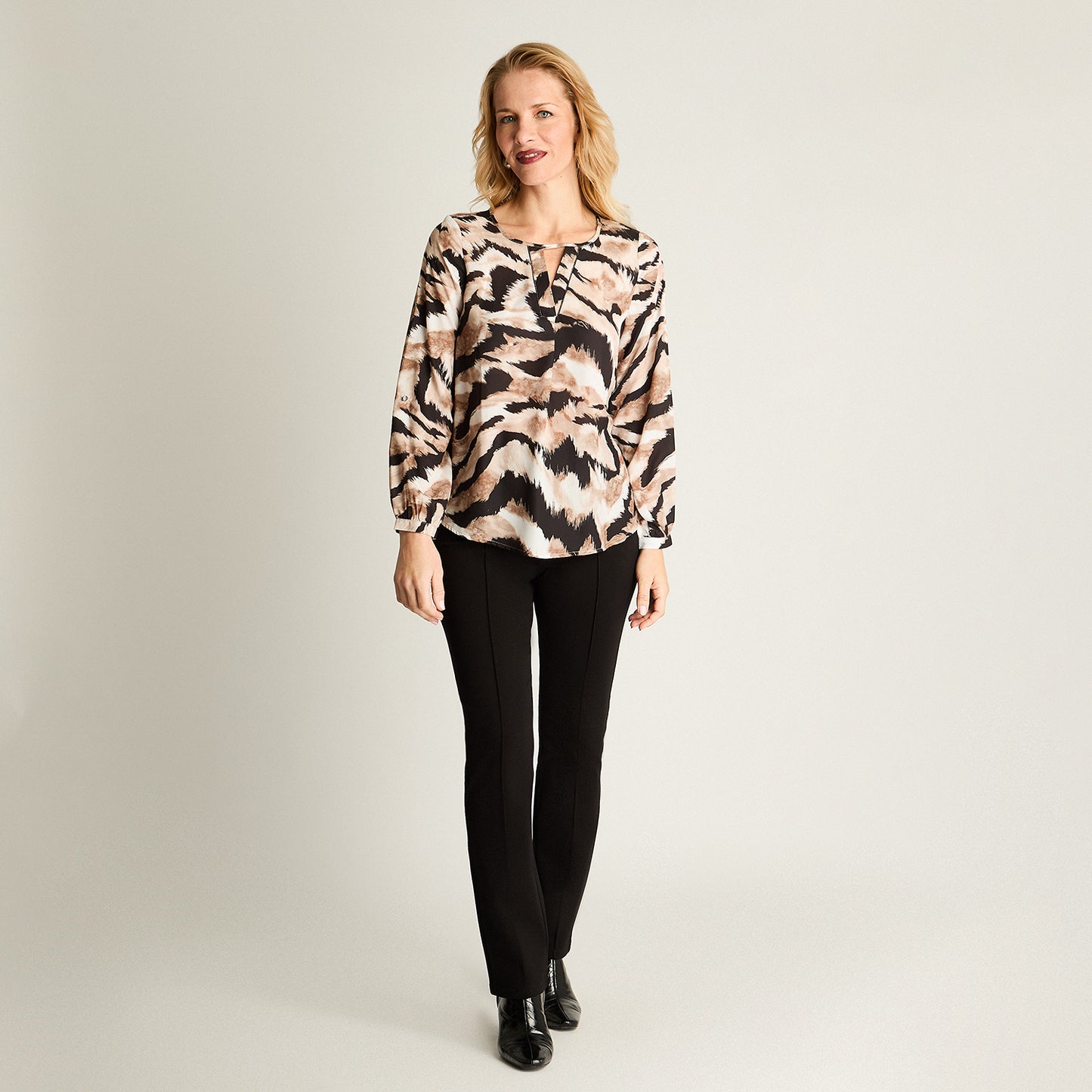 Blusa Escote Redondo Estampada Negro