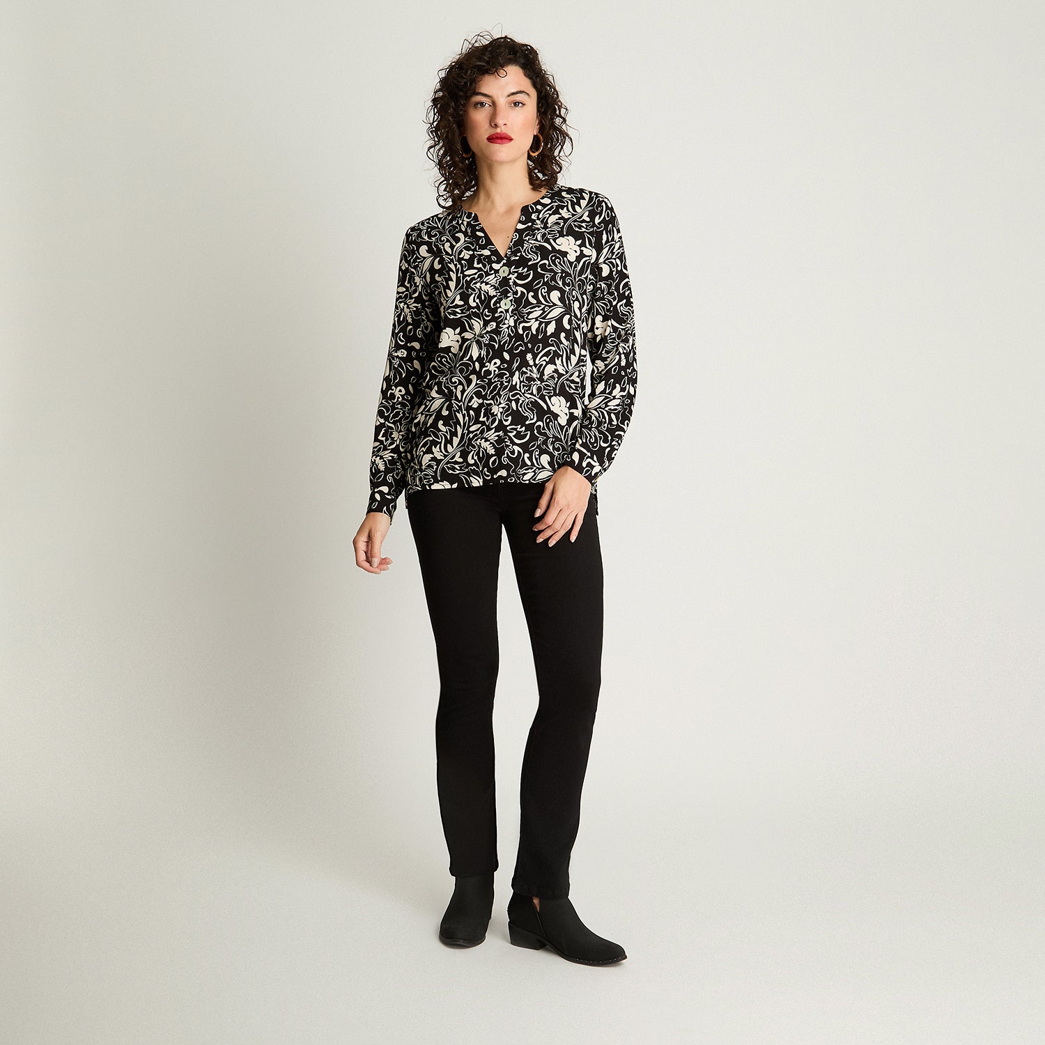 Blusa Cuello Mao Botones Negro Curvi