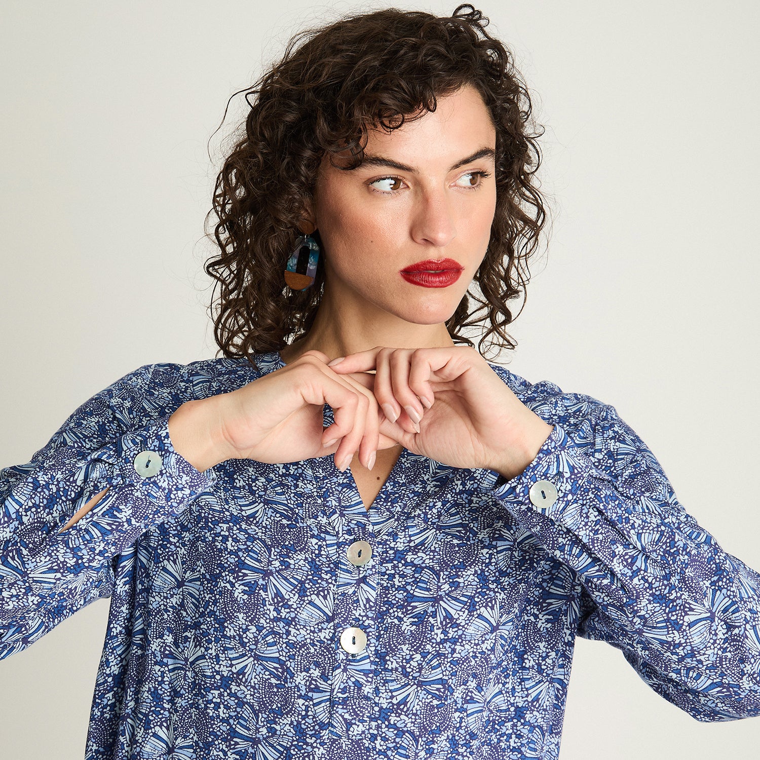 Blusa Cuello Mao Botones Azul Curvi