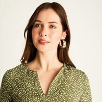 Blusa Verde Estampada con Escote en V