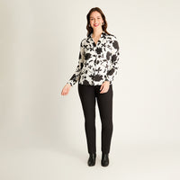 Blusa Negra Floral con Estilo Camisero
