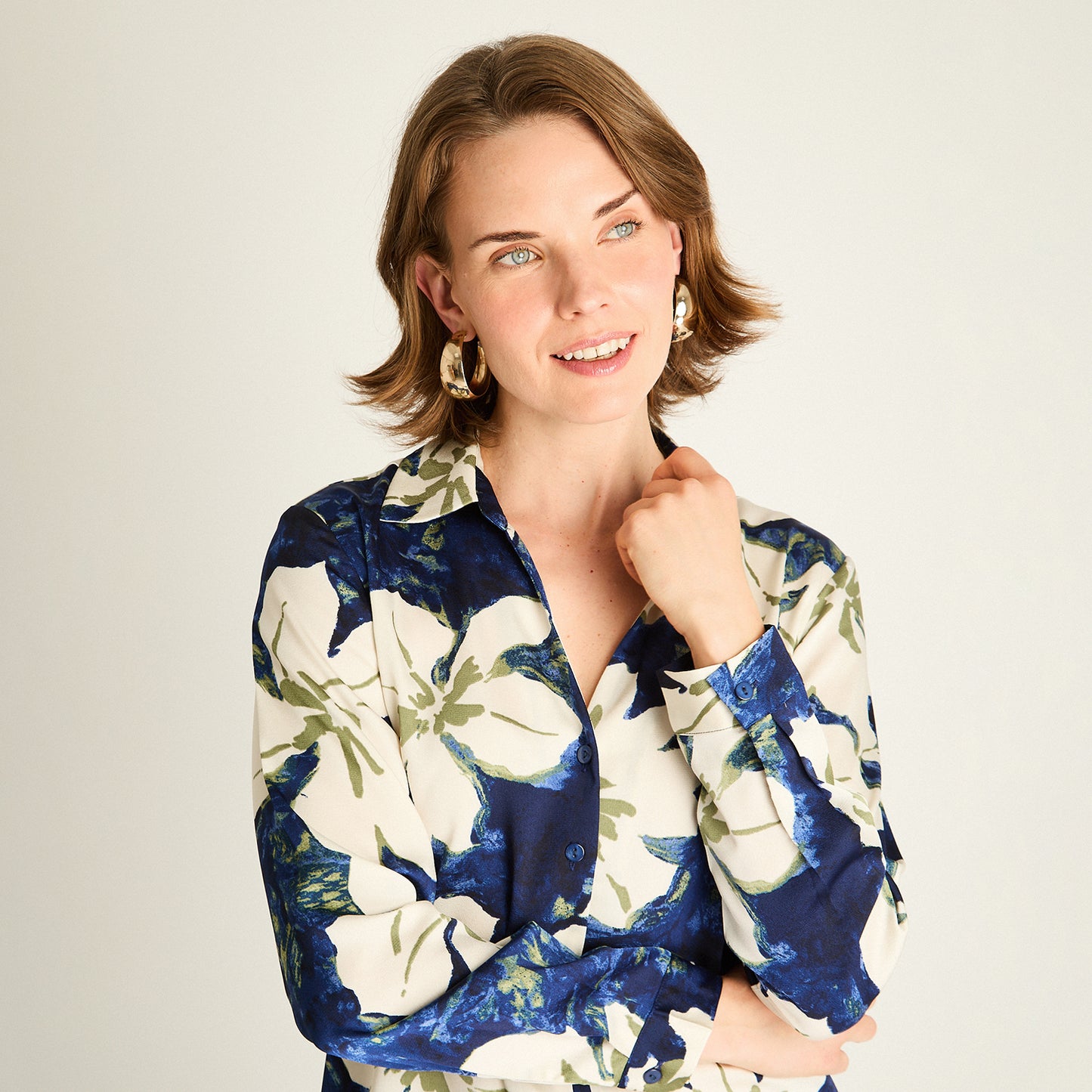 Blusa Azul Estampada con Caída Fluida