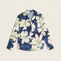 Blusa Azul Estampada con Caída Fluida en plano