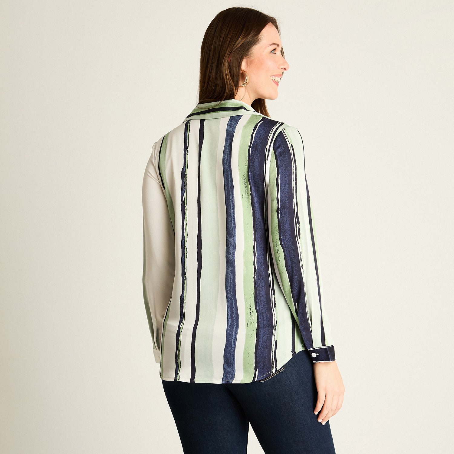 Blusa Menta Rayada con Estilo Camisero