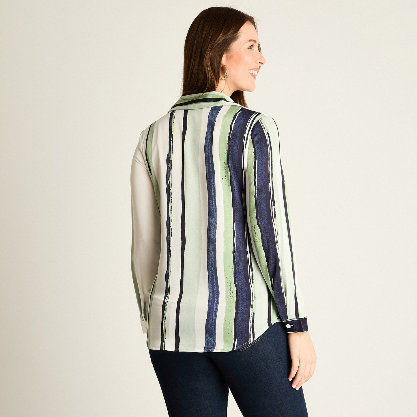 Blusa Menta Rayada con Estilo Camisero
