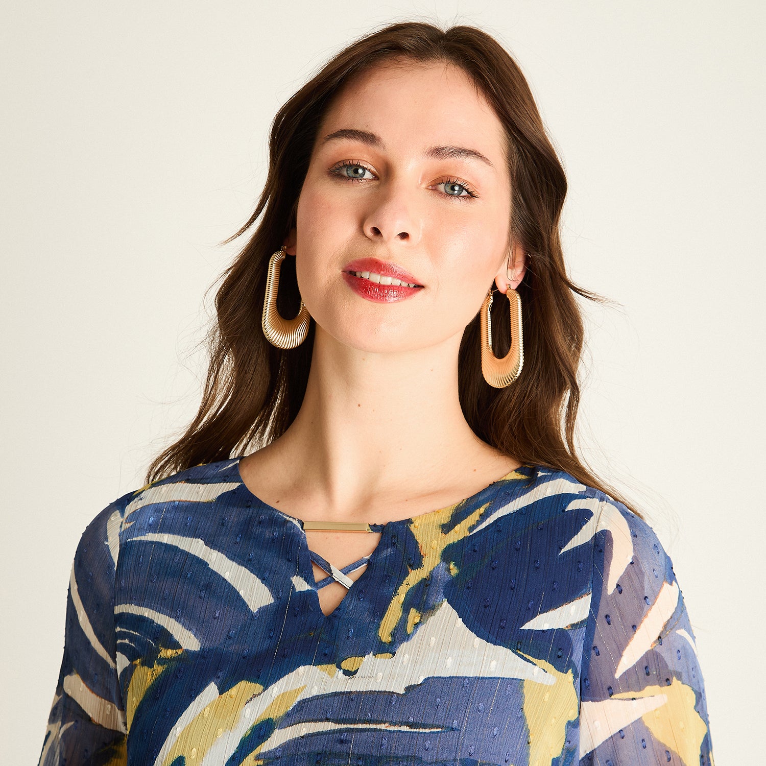 Blusa Azul Estampada con Capas
