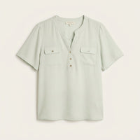 Blusa Menta con Bolsillos Frontales en plano