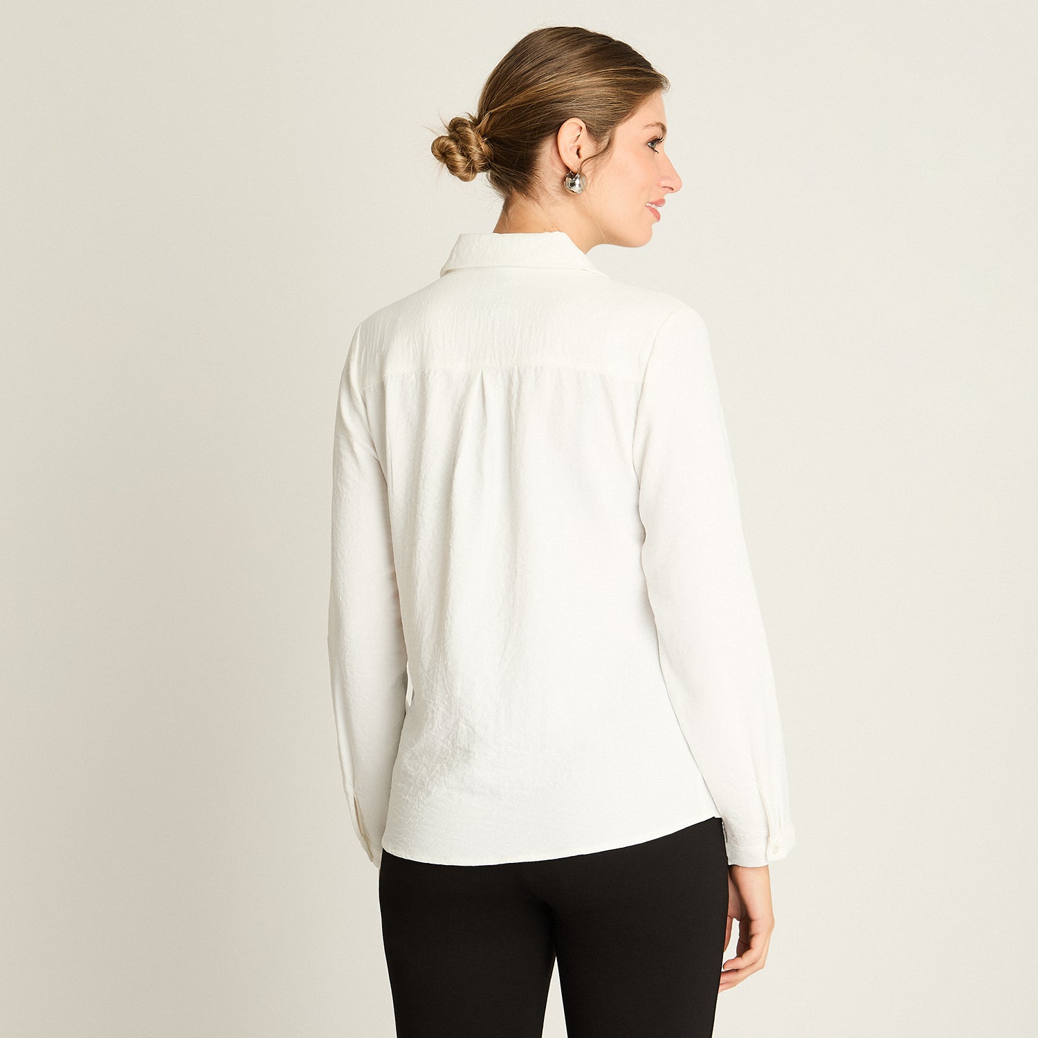 Blusa Crudo con Detalle de Bolsillo