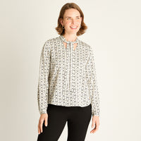 Blusa Negra con Lazo en el Cuello