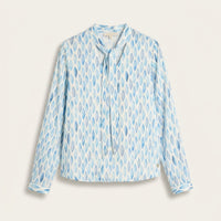 Blusa Celeste con Estampado Geométrico en plano