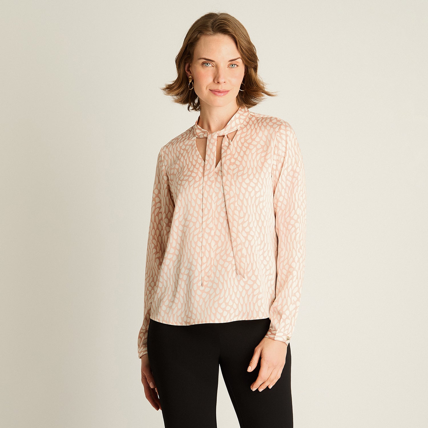 Blusa Rosada con Lazo