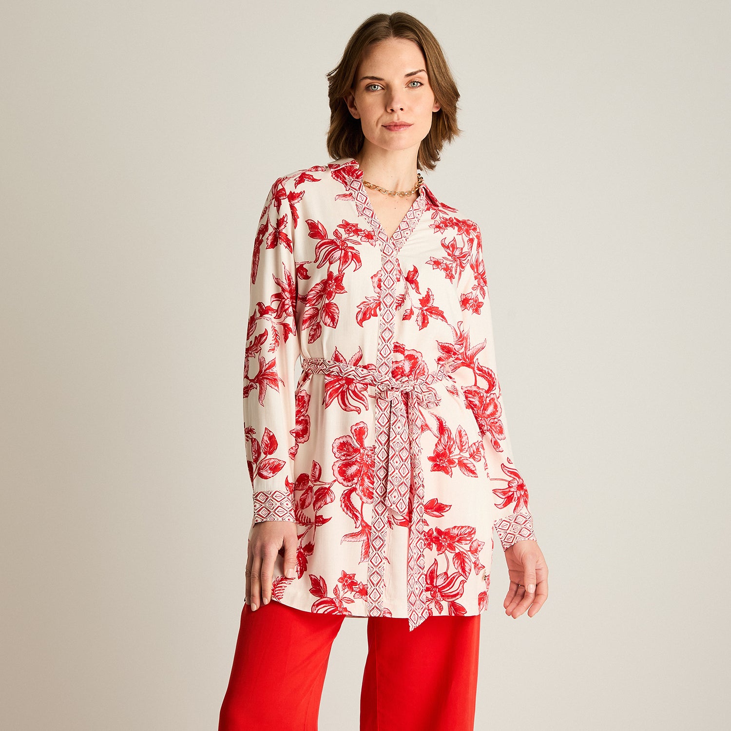 Blusa Roja Estampado Floral con Lazo