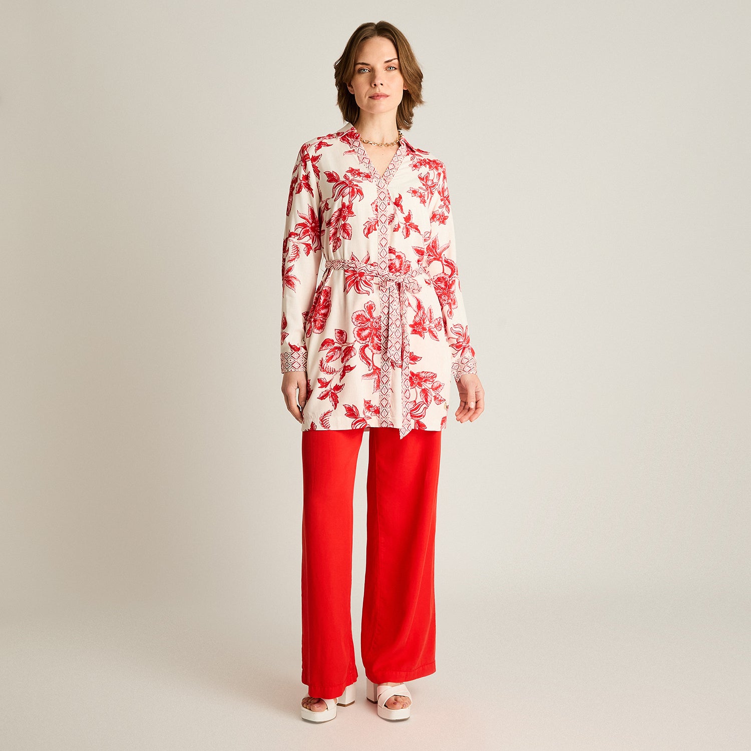 Blusa Roja Estampado Floral con Lazo