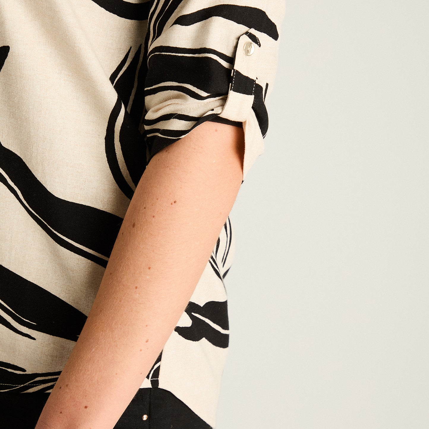 Blusa Arena Lino Estampada Manga Larga