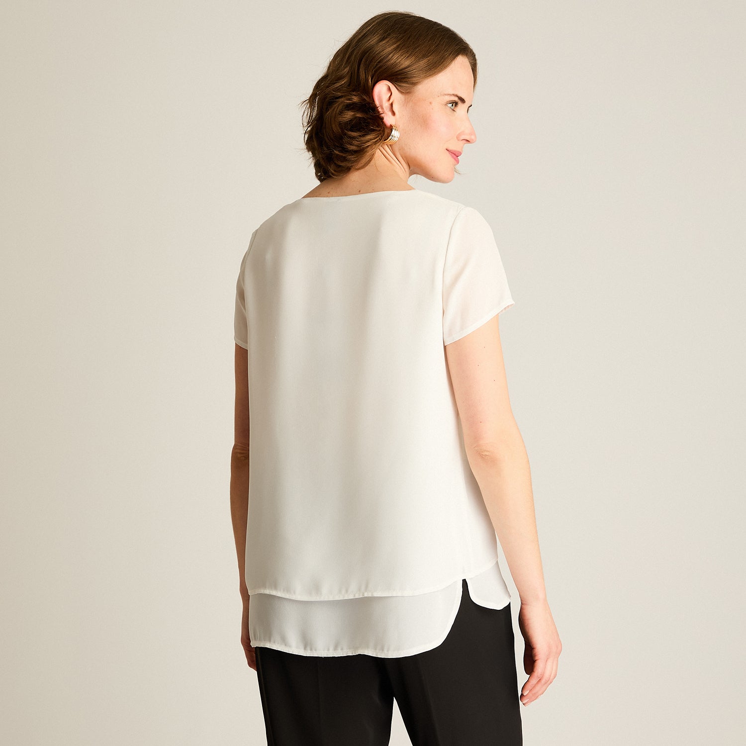 Blusa Crudo Manga Corta con Abertura Frontal