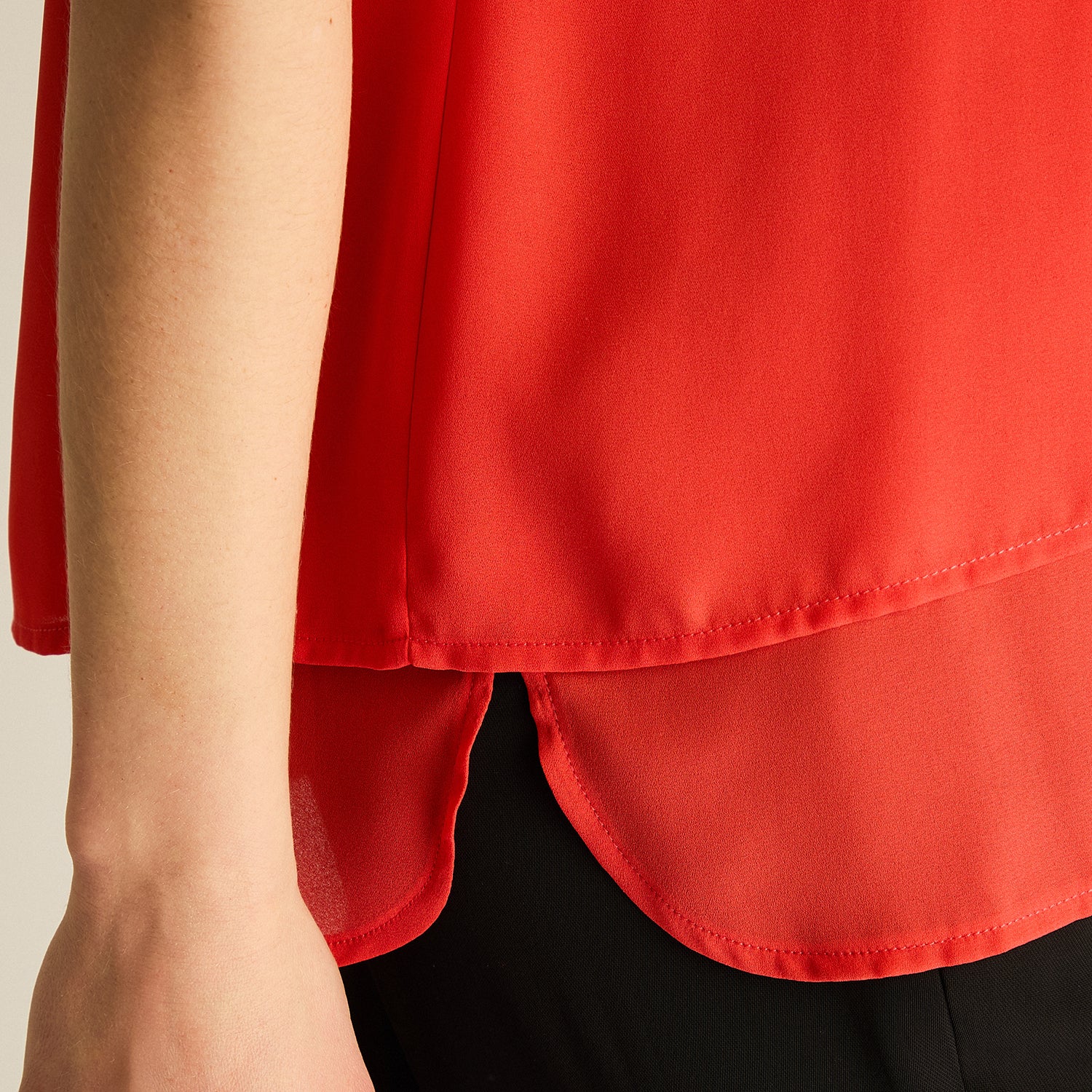 Blusa Coral Cuello Gota Manga Corta