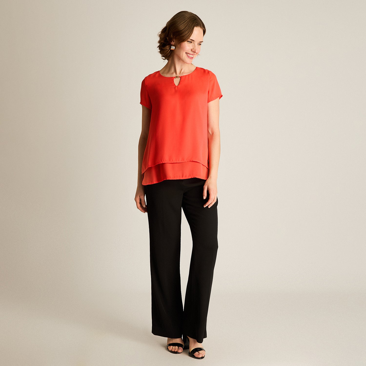 Blusa Coral Cuello Gota Manga Corta