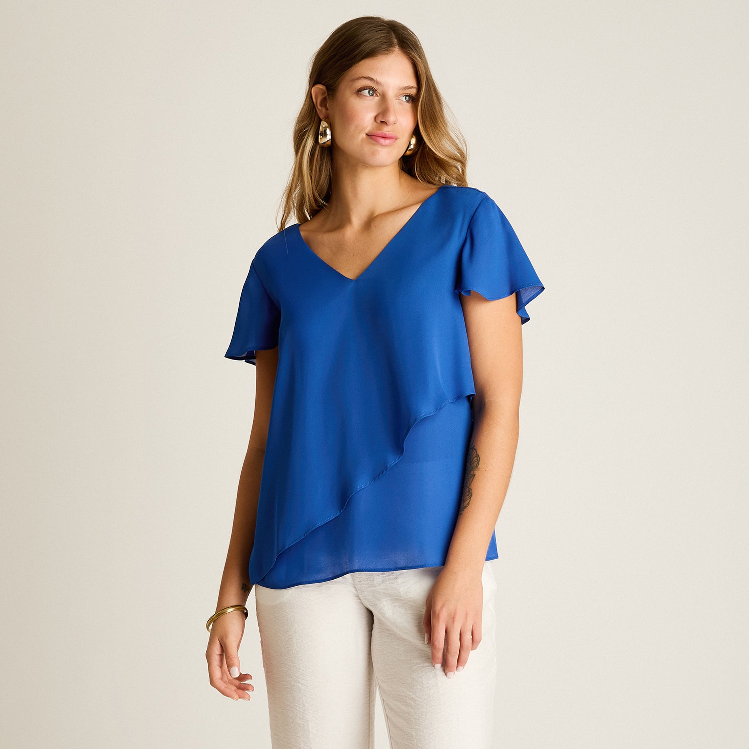 Blusa Azul Oscuro con Volante Asimétrico