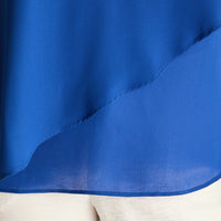 Blusa Azul Oscuro con Volante Asimétrico