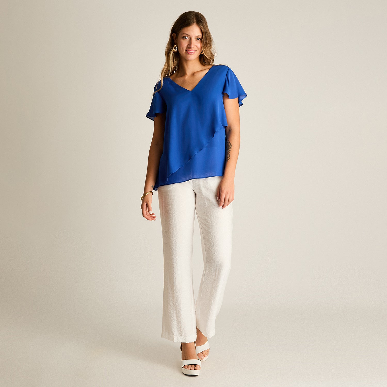 Blusa Azul Oscuro con Volante Asimétrico