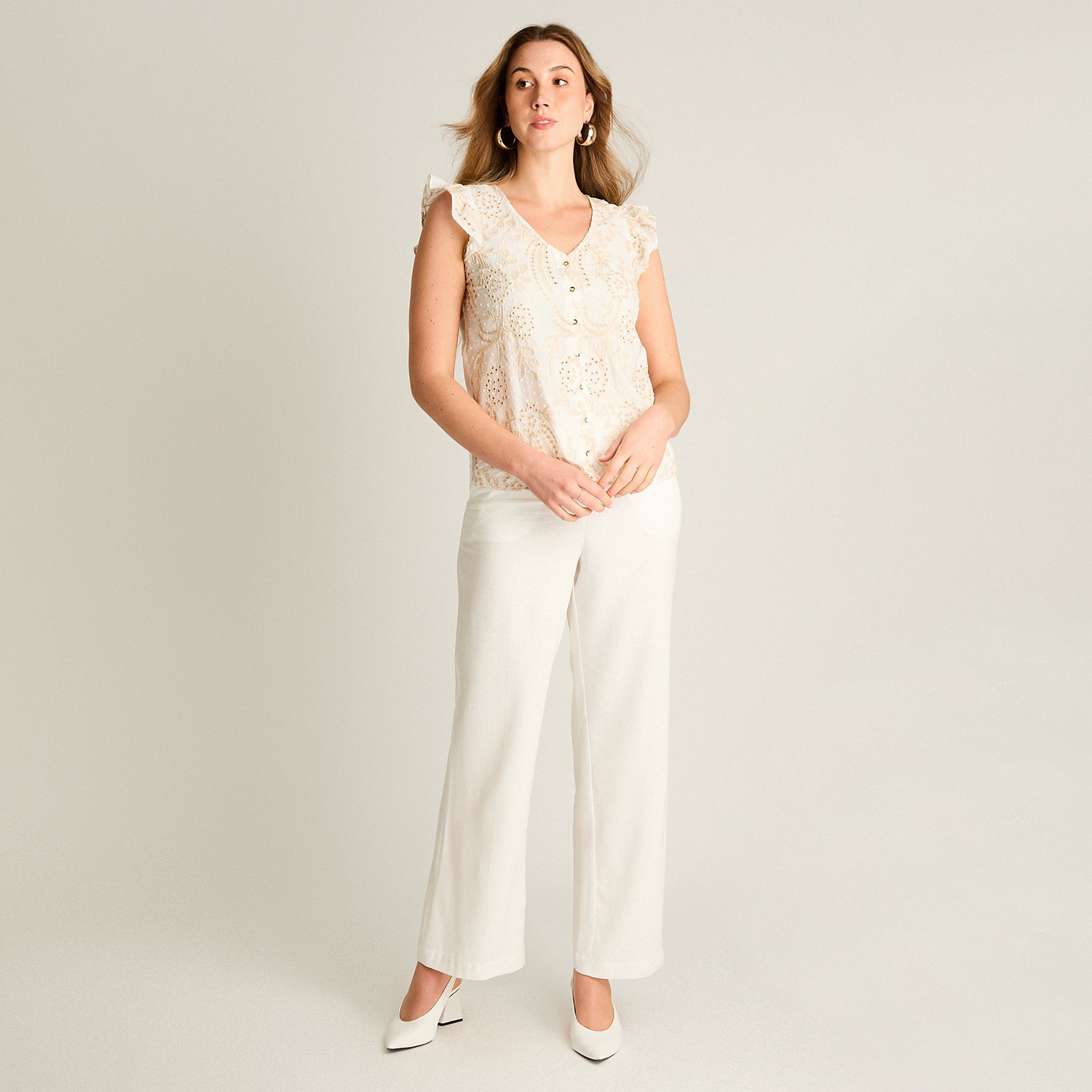 Blusa Beige Broderie con Volantes