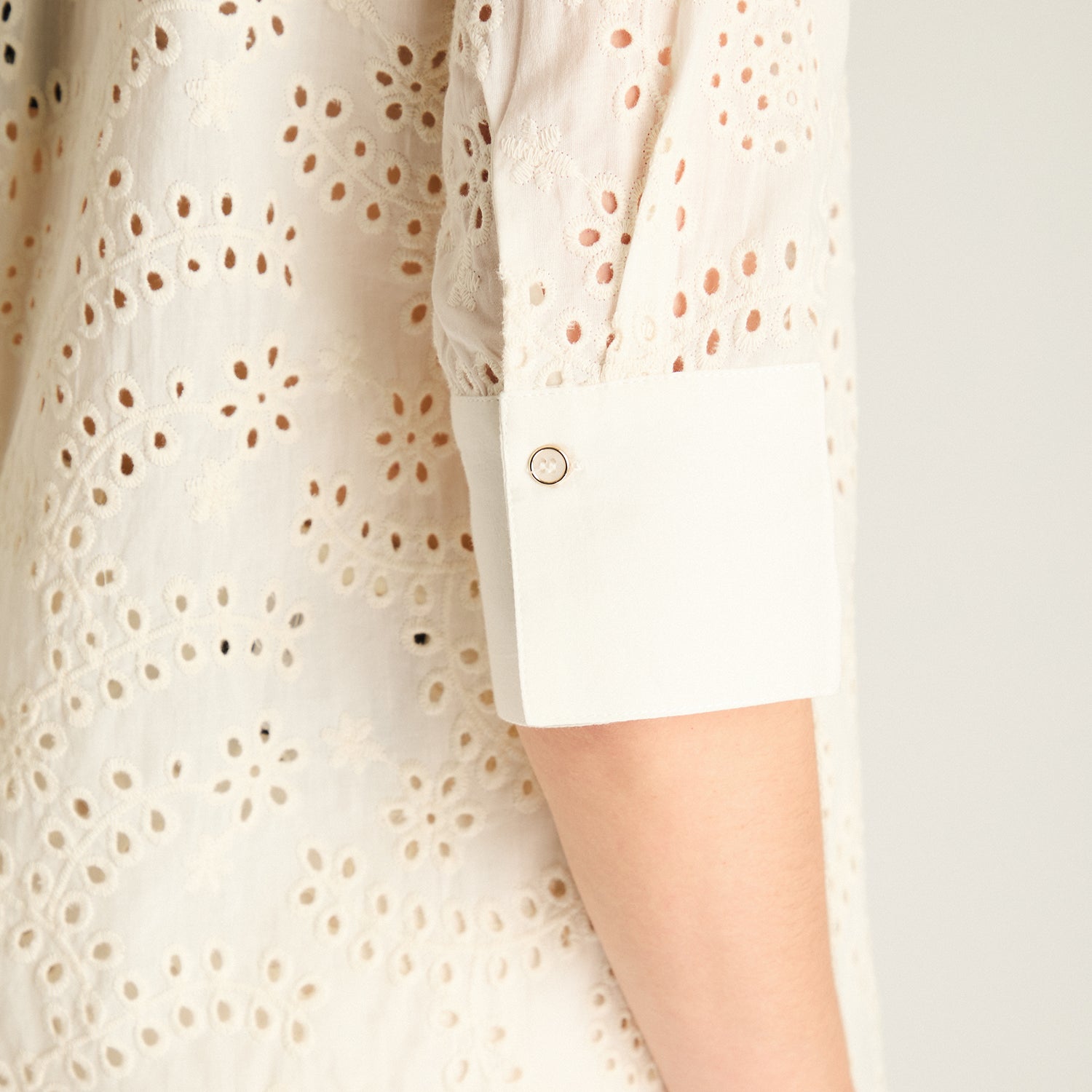 Blusa Crudo Manga 3/4 con Broderie
