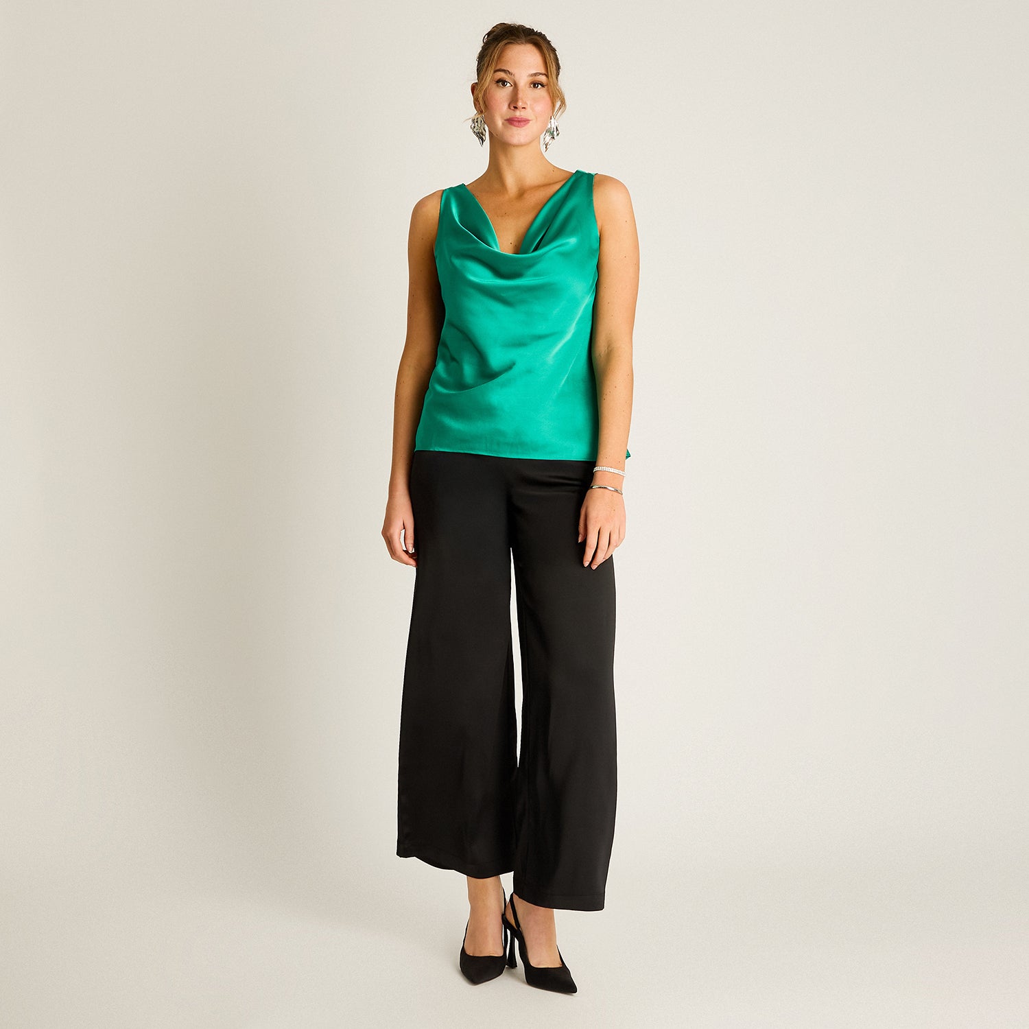 Blusa Verde Drapeada con Cadenita