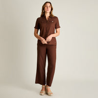 Blusa Café con Bolsillos Frontales