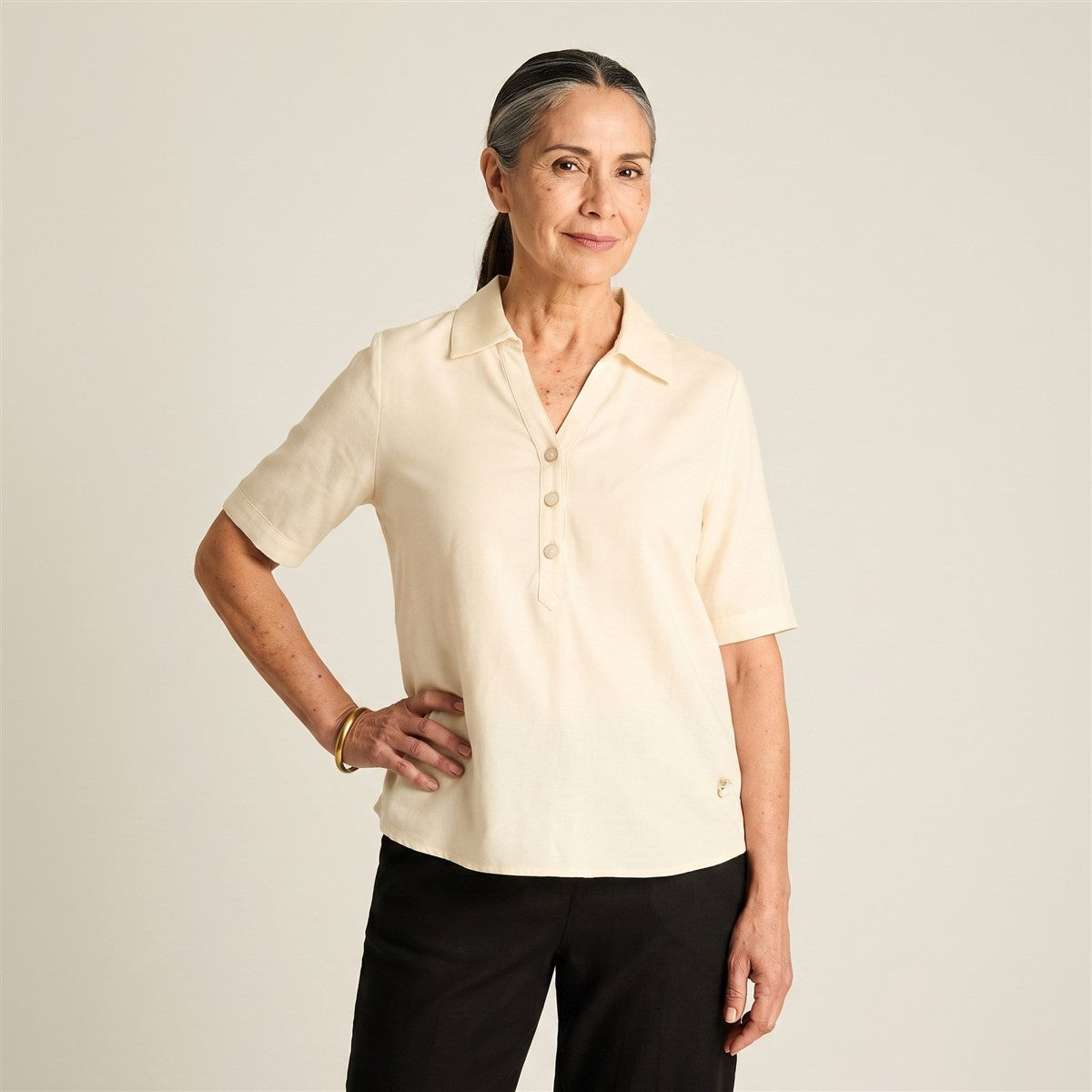 Blusa Lino Crudo Manga Corta en modelo adulta