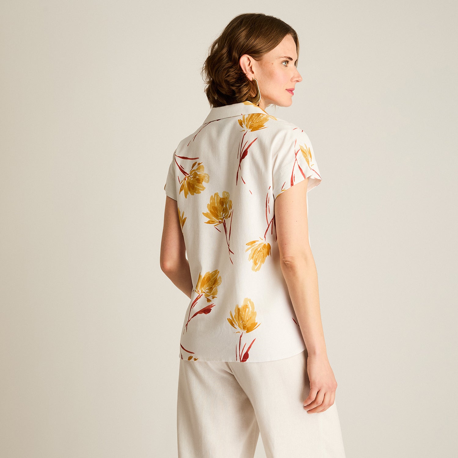 Blusa Mostaza Frescura Natural y Estilo Relajado