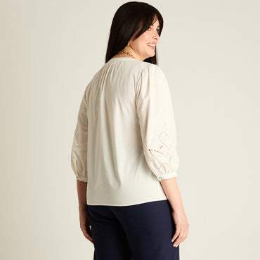 Blusa Blanco Manga 3/4 No Elasticado Sin Forro Calce Normal