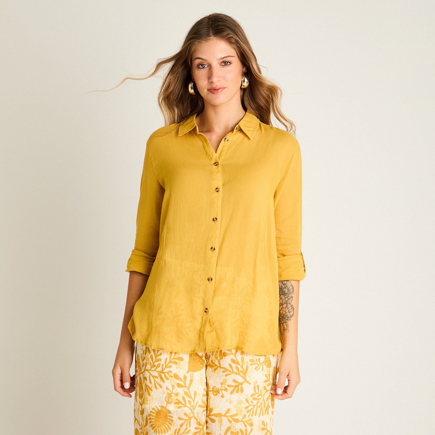 Blusa Mostaza Manga Larga No Elasticado Sin Forro Calce Holgado