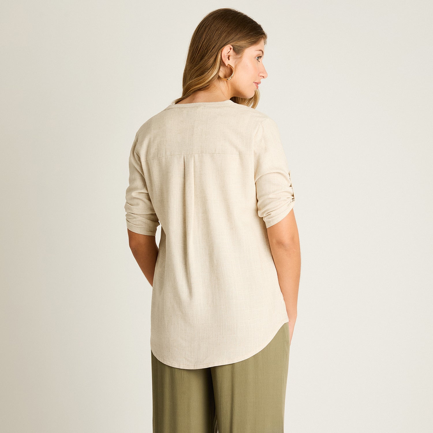 Blusa Beige Manga 3/4 No Elasticado Sin Forro Calce Normal