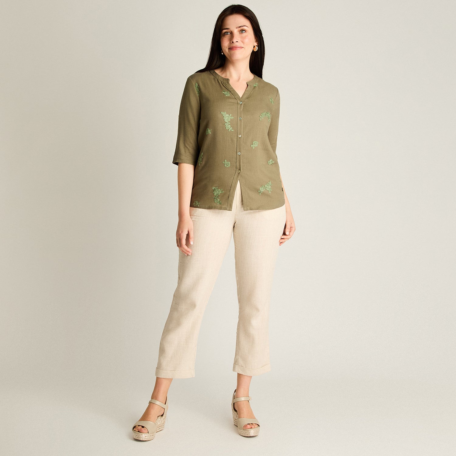 Blusa Verde Manga 3/4 No Elasticado Sin Forro Calce Normal