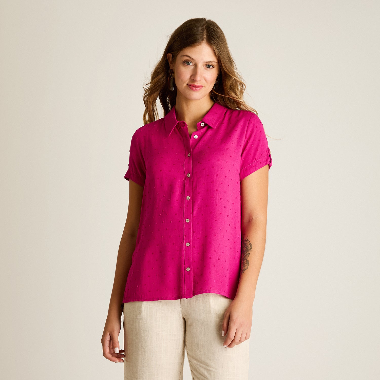 Blusa Magenta Manga Corta No Elasticado Sin Forro Calce Normal