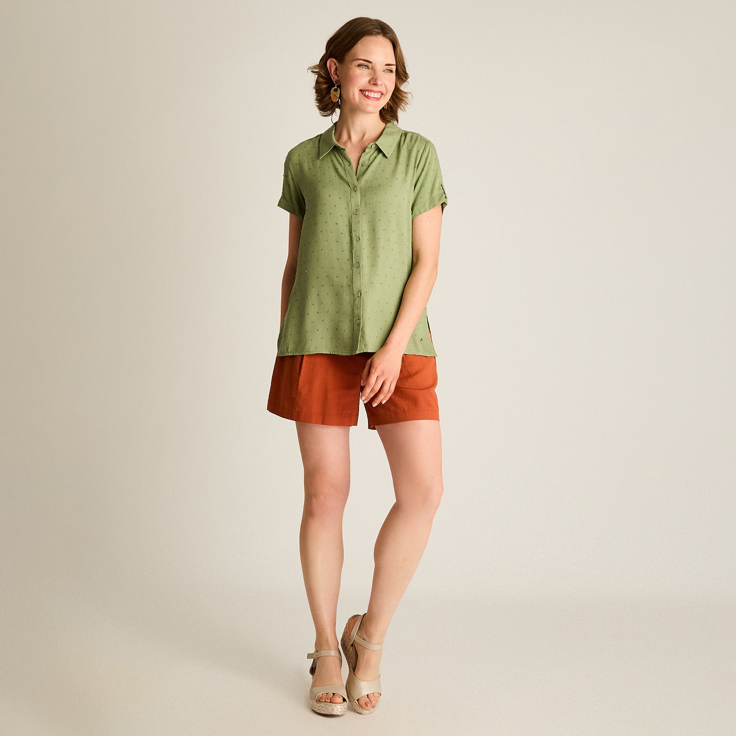 Blusa Oliva Manga Corta No Elasticado Sin Forro Calce Normal