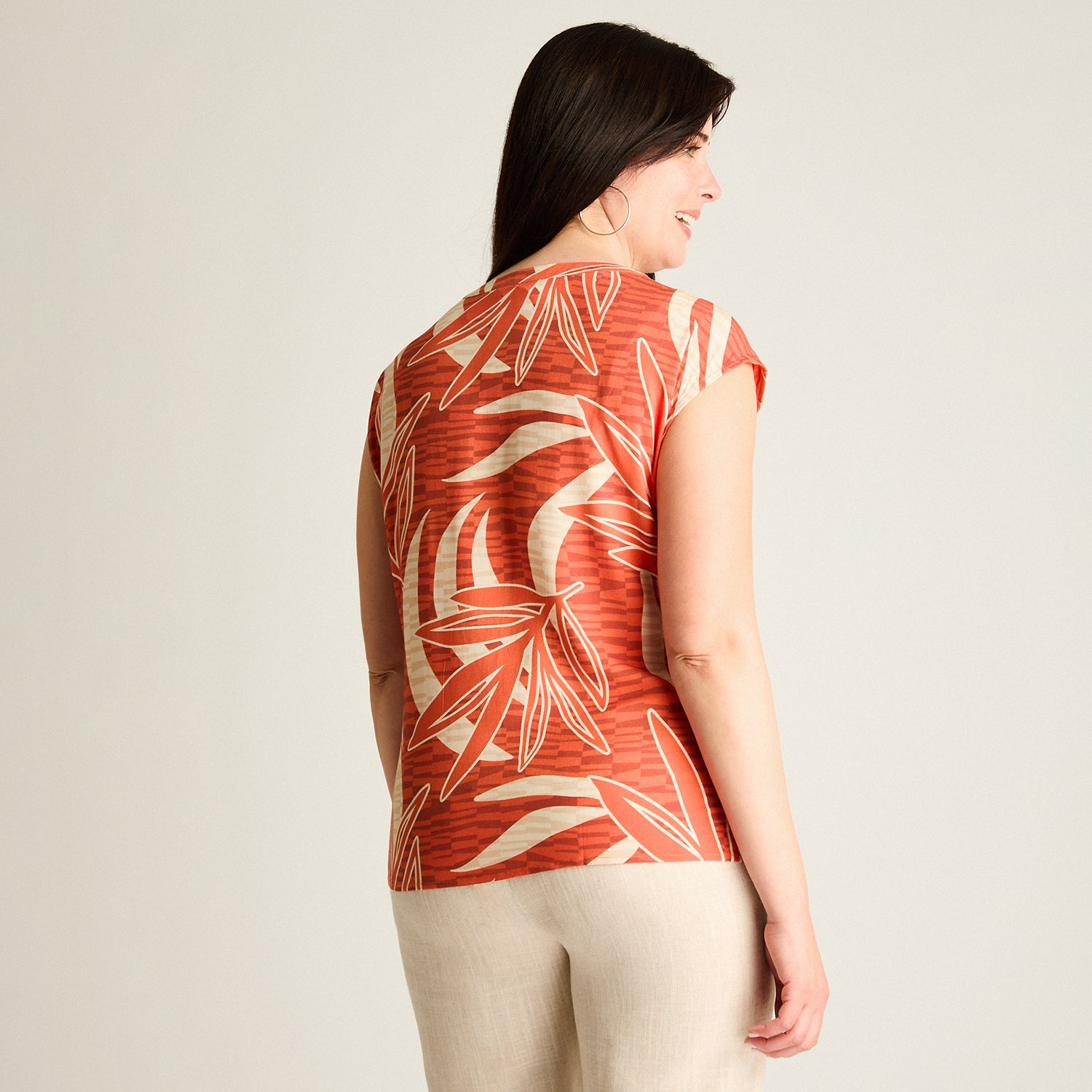 Blusa Terracota Manga Corta No Elasticado Sin Forro Calce Holgado