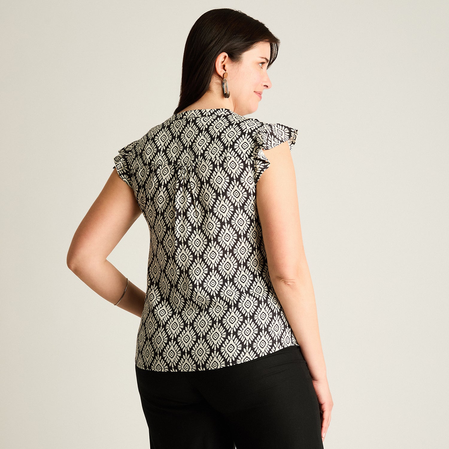 Blusa Negro Manga Corta No Elasticado Sin Forro Calce Normal
