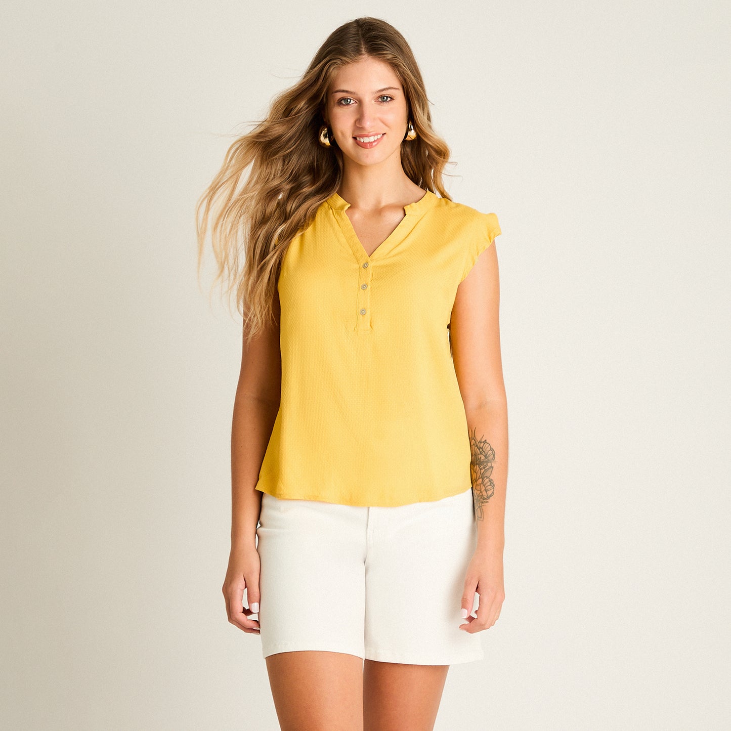 Blusa Mostaza Manga Corta No Elasticado Sin Forro Calce Normal