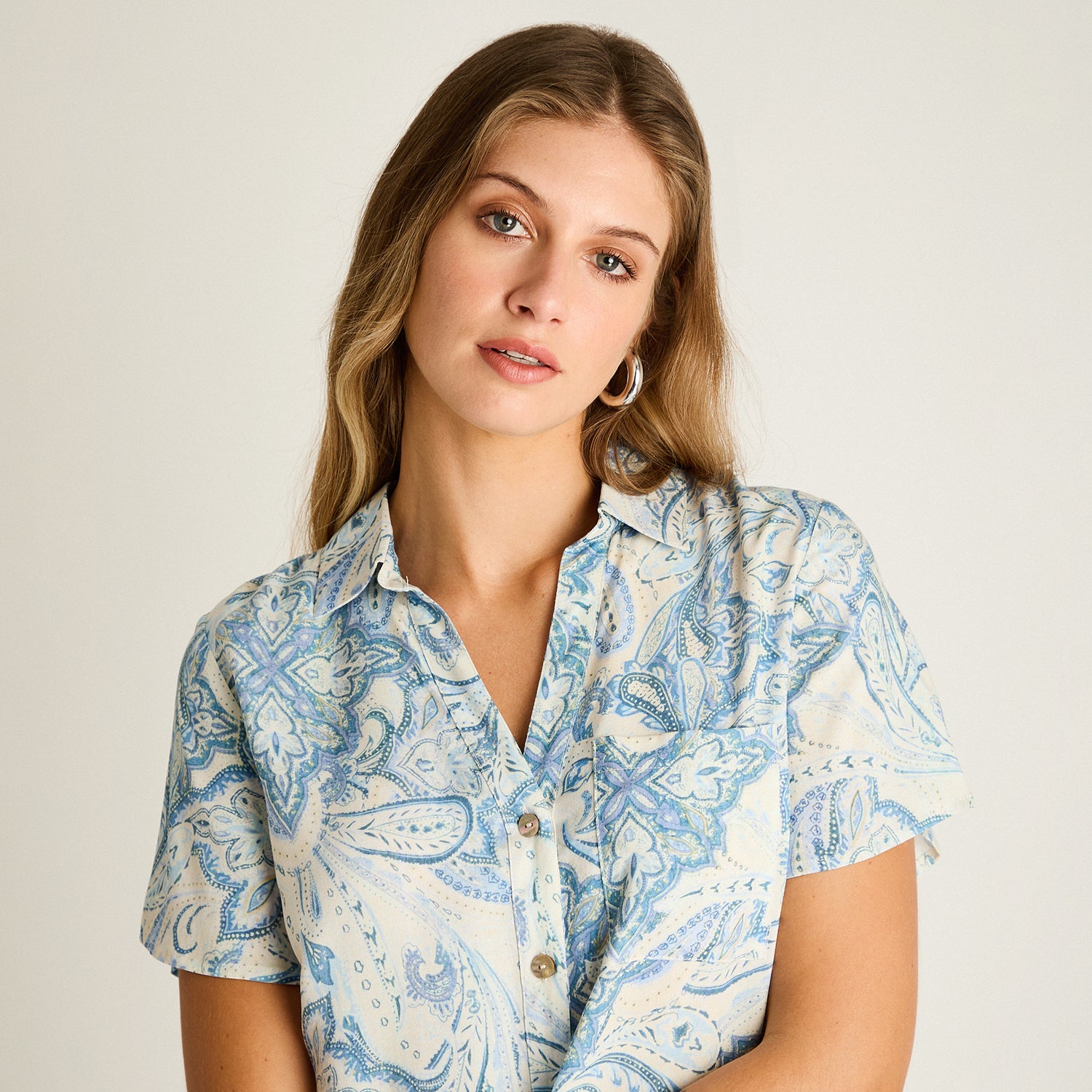 Blusa Indigo Manga Corta No Elasticado Sin Forro Calce Normal