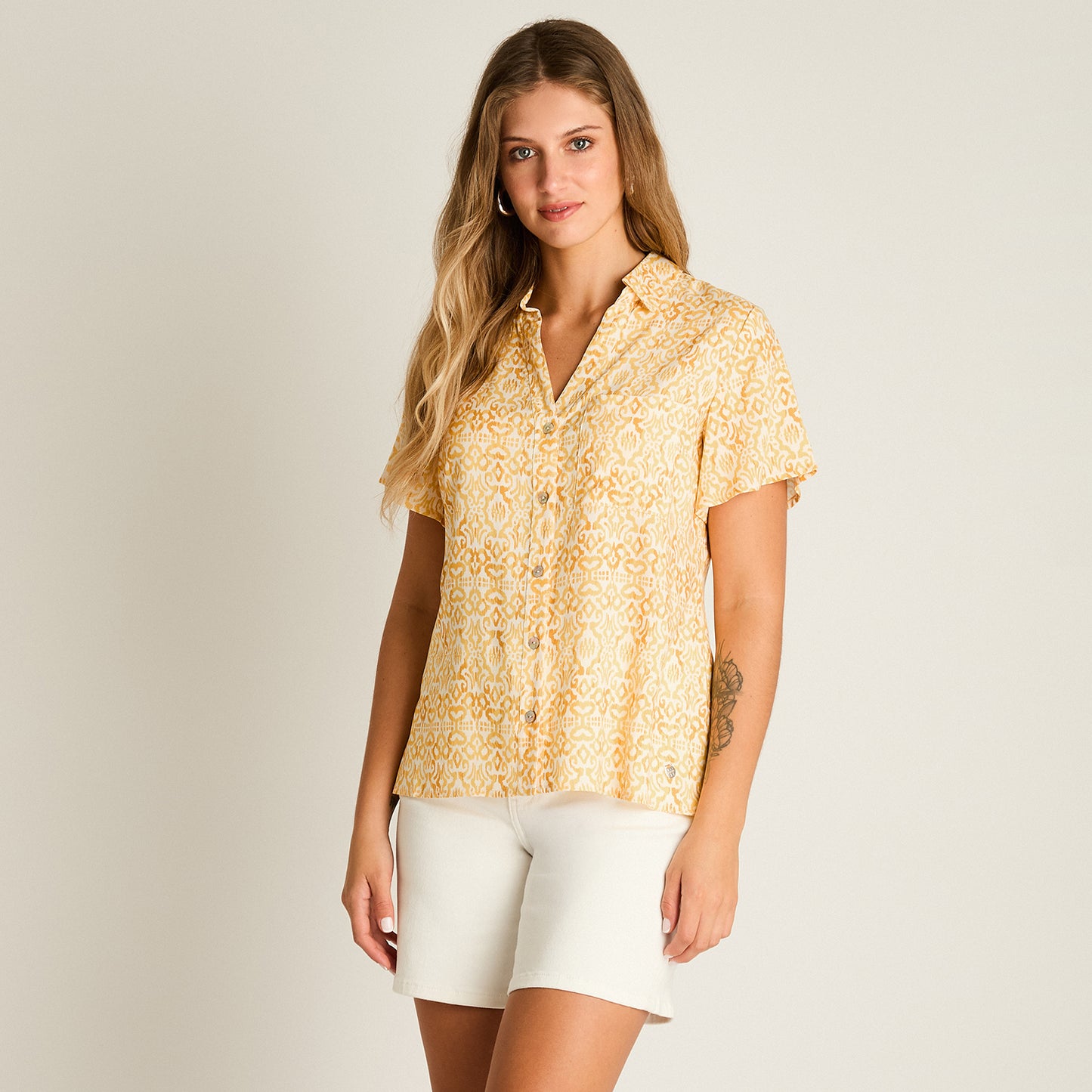 Blusa Mostaza Manga Corta No Elasticado Sin Forro Calce Normal
